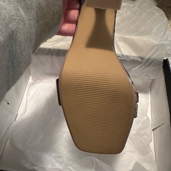 Betsy Johnson Armani Bright Multi Heels Size 8.5 NIB - Picture 9 of 13